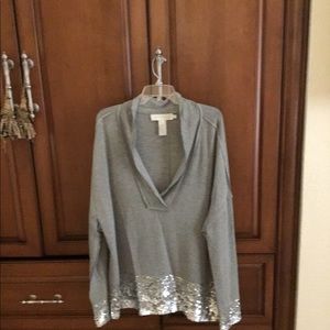 DONNA KARAN GRAY VEE NECK TUNIC TOP W/ SEQUINS